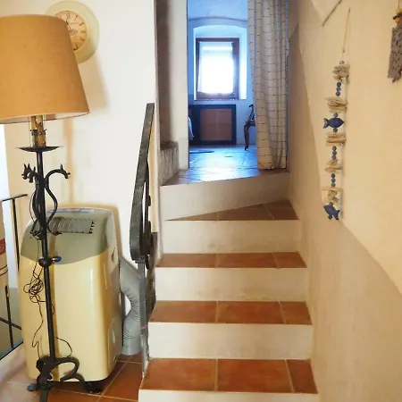 House In Near The Beach For 10 People