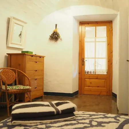 House In Near The Beach For 10 People