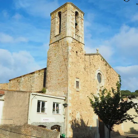 House In Near The Beach For 10 People Holiday home Palamos