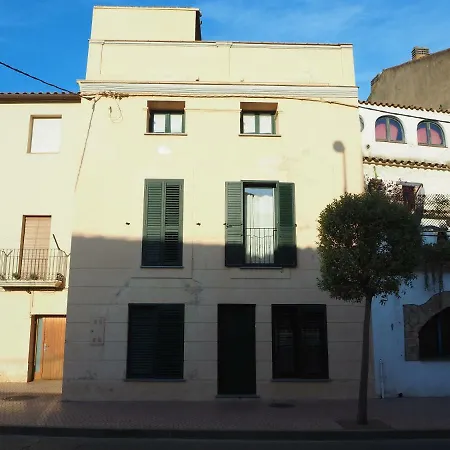 House In Near The Beach For 10 People Holiday home *